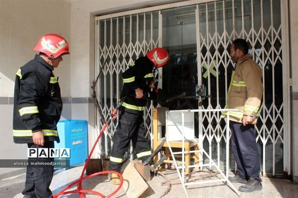 مانور سراسری زلزله و ایمنی در مدارس گلوگاه