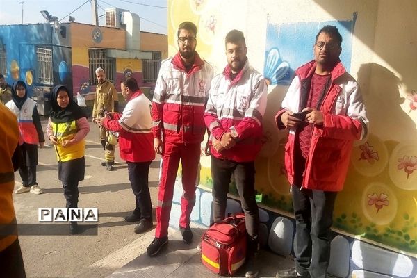 بیست و پنجمین مانور سراسری زلزله و ایمنی در مدارس منطقه ۵