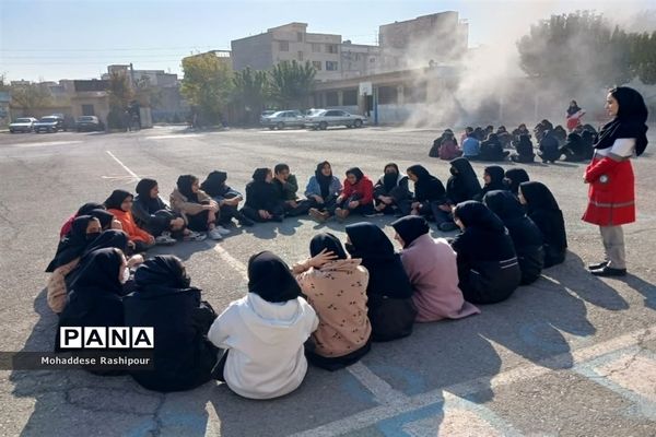 بیست و پنجمین مانور استانی زلزله و ایمنی درآموزشگاه قاضی‌طباطبایی اسلامشهر