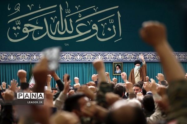 دیدار هزاران نفر از بسیجیان با رهبر معظم انقلاب