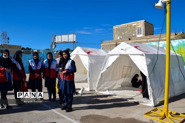 برگزاری مانور زلزله در آموزشگاه شهید طالبی