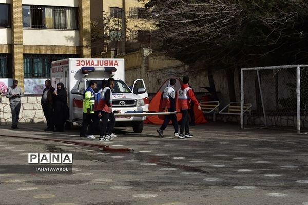 مانور زلزله در مدرسه شهید بهشتی شهرستان پردیس