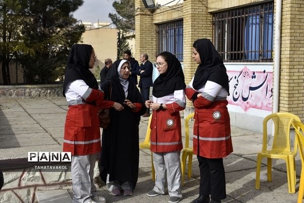 مانور زلزله در مدرسه شهید بهشتی شهرستان پردیس