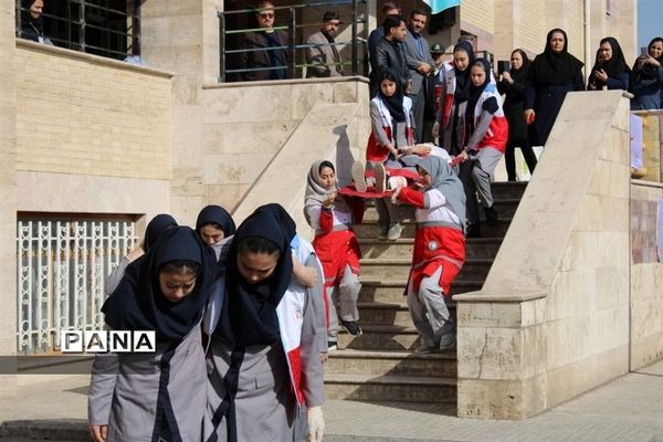 مانور زلزله و ایمنی در ناحیه یک بهارستان