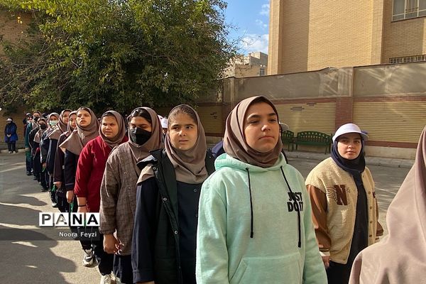 برگزاری مانور زلزله در دبیرستان بعثت ناحیه یک شهرری