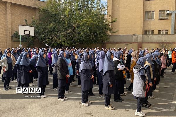 برگزاری مانور زلزله در دبیرستان بعثت ناحیه یک شهرری