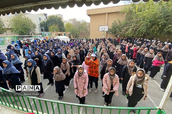 برگزاری مانور زلزله در دبیرستان بعثت ناحیه یک شهرری