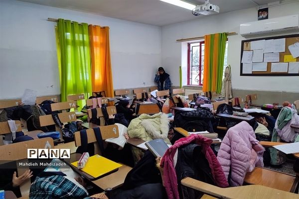 بیست و پنجمین مانور سراسری زلزله در دبیرستان آرمینه مصلی نژاد