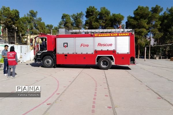 مانور زلزله و ایمنی در دبیرستان حاج علی اکبر گراشی ناحیه 3 شیراز