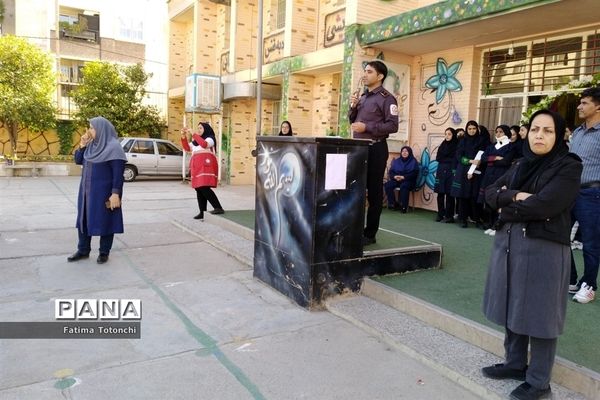 مانور زلزله و ایمنی در دبیرستان حاج علی اکبر گراشی ناحیه 3 شیراز