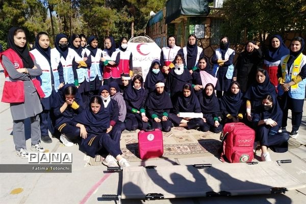 مانور زلزله و ایمنی در دبیرستان حاج علی اکبر گراشی ناحیه 3 شیراز