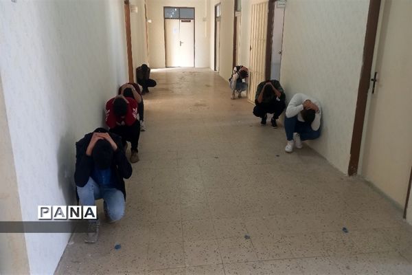 برگزاری مانور زلزله در مدارس بزینه‌رود