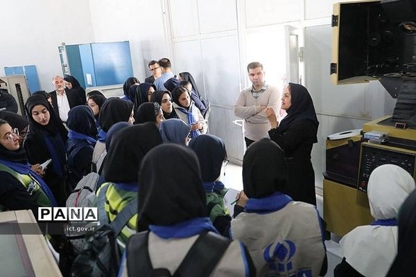 اردوی علمی راهیان پیشرفت دانش‌آموزی ‌از سازمان فضایی ایران