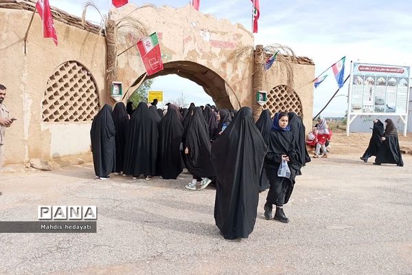 دانش‌آموزان رودهن در اردوی راهیان نور