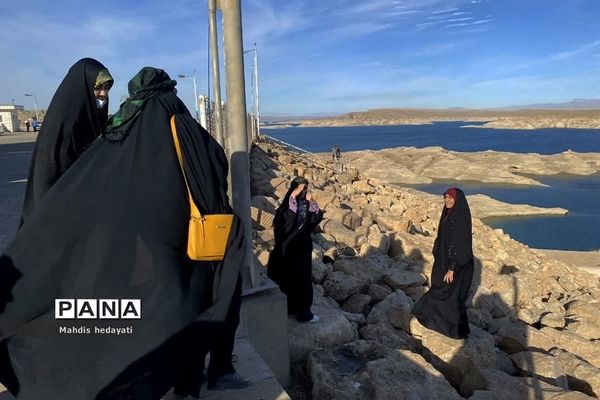 دانش‌آموزان رودهن در اردوی راهیان نور