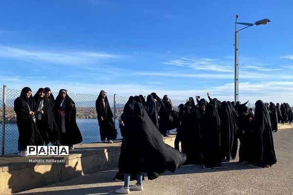 دانش‌آموزان رودهن در اردوی راهیان نور