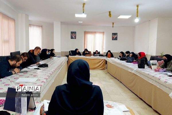 برگزاری چهارمین جلسه آموزش ریاضی پایه ششم درآموزش و پرورش رودهن