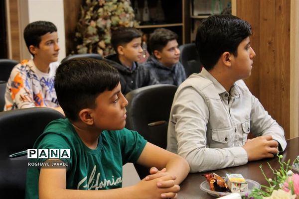 جلسه هم اندیشی انجمن اسلامی دانش‌آموزان ناحیه یک بهارستان