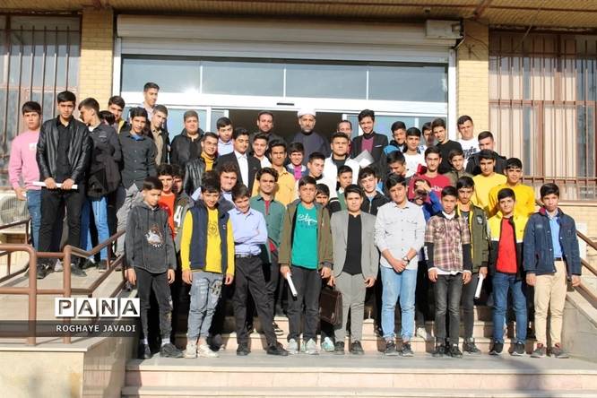 جلسه هم اندیشی انجمن اسلامی دانشآموزان ناحیه یک بهارستان
