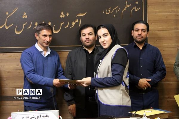 کارگاه آموزشی طرح هر مدرسه یک خبرنگار در ناحیه یک بهارستان