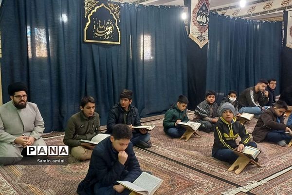 برگزاری محفل انس با قرآن در آموزش و پرورش رودهن