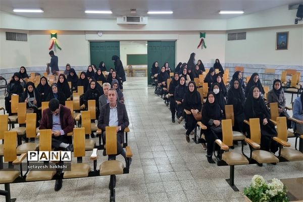 جلسه رابطین مشاوره  در دبیرستان منصوره بادامچی