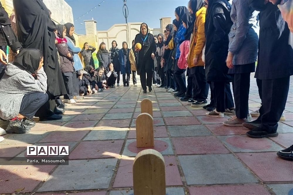 مسابقات ورزشی در دبیرستان شهید باهنر‌ ورامین
