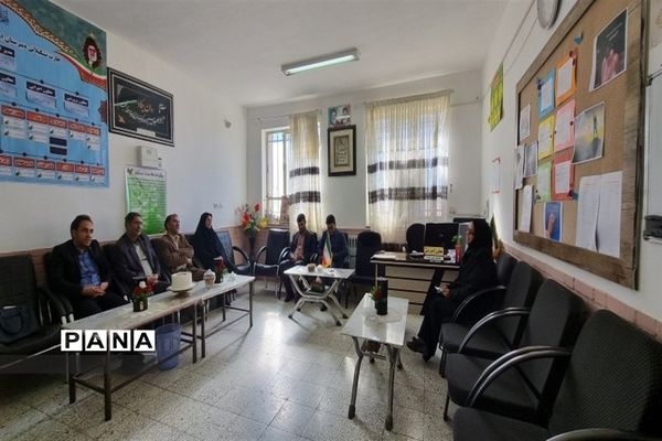 بازدید مشاور اموربین الملل مدارس سمپاد کشور از شهرستان نهبندان