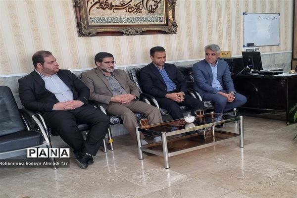 بازدید معاونت آموزش ابتدایی و مسئول دفتر اداره آموزش و پرورش از دبستان شهاب