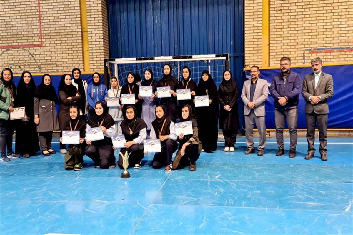 کسب رتبه سوم استانی تیم هندبال دختران دانش‌آموز ملارد
