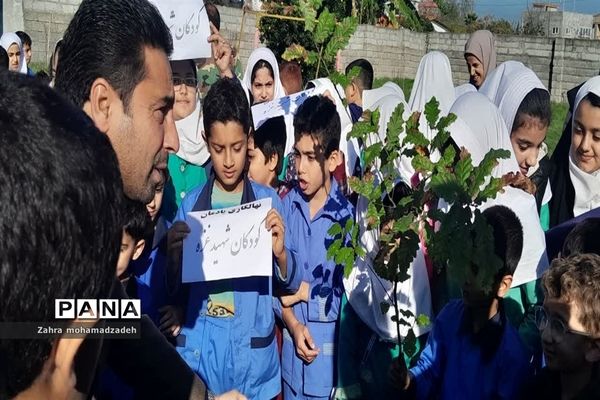 آغاز رسمی کاشت نهال به اسم کودکان غزه و پویش میرزا کوچک خان جنگلی در مدرسه وحدت اهلم