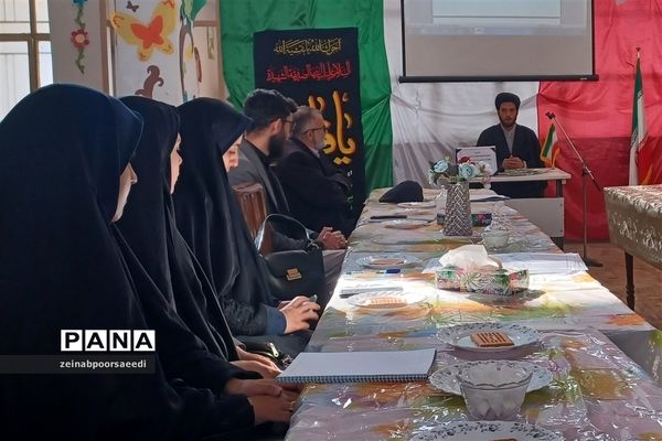 کارگاه توانمندسازی معاونان و مربیان پرورشی در شهرستان فیروزکوه