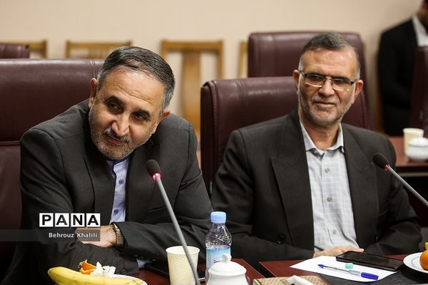 دیدار معاون رئیس‌جمهوری با همکاران دفتر امور مجلس وزارت آموزش و پرورش