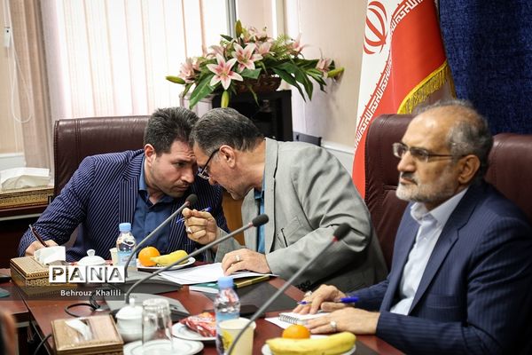 دیدار معاون رئیس‌جمهوری با همکاران دفتر امور مجلس وزارت آموزش و پرورش