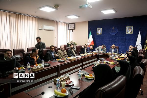 دیدار معاون رئیس‌جمهوری با همکاران دفتر امور مجلس وزارت آموزش و پرورش