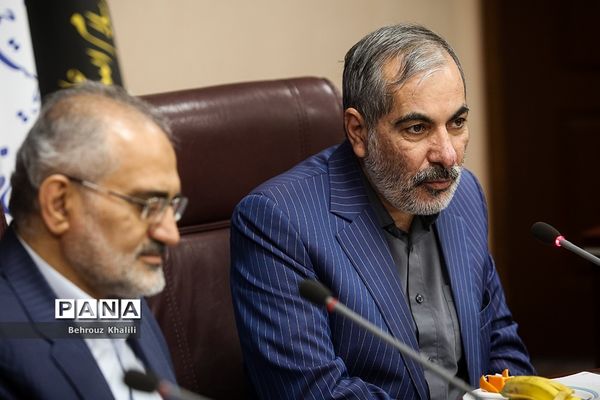 دیدار معاون رئیس‌جمهوری با همکاران دفتر امور مجلس وزارت آموزش و پرورش