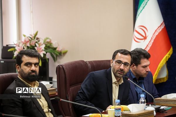 دیدار معاون رئیس‌جمهوری با همکاران دفتر امور مجلس وزارت آموزش و پرورش