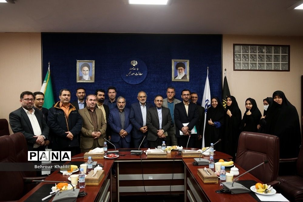 دیدار معاون رئیس‌جمهوری با همکاران دفتر امور مجلس وزارت آموزش و پرورش