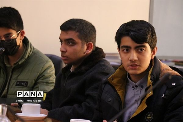 پنجمین نشست معاون استاندار با تشکل های دانش آموزی ناحیه 4 مشهد