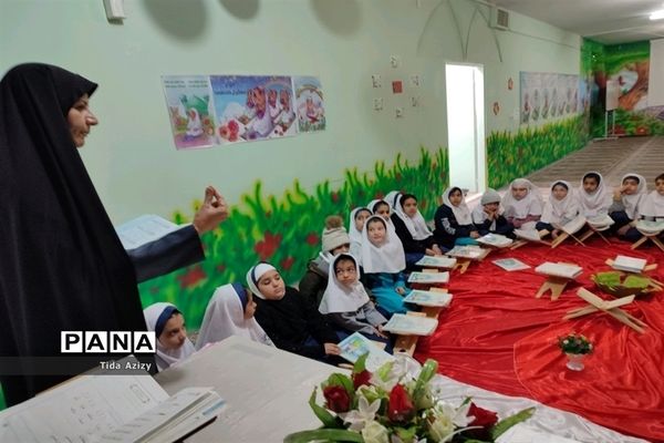 برگزاری محفل انس با قرآن در مدارس شهرستان فعال
