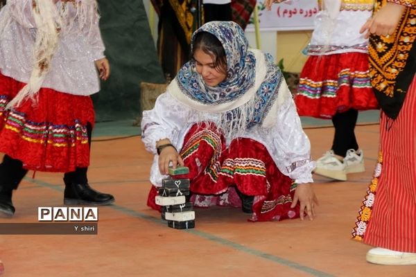 جشنواره بازی‌های بومی محلی در دبیرستان عشایری دخترانه نسیبه شهرستان مانه و سملقان