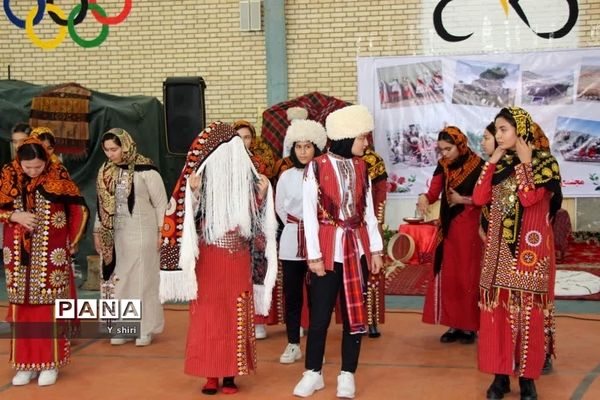 جشنواره بازی‌های بومی محلی در دبیرستان عشایری دخترانه نسیبه شهرستان مانه و سملقان