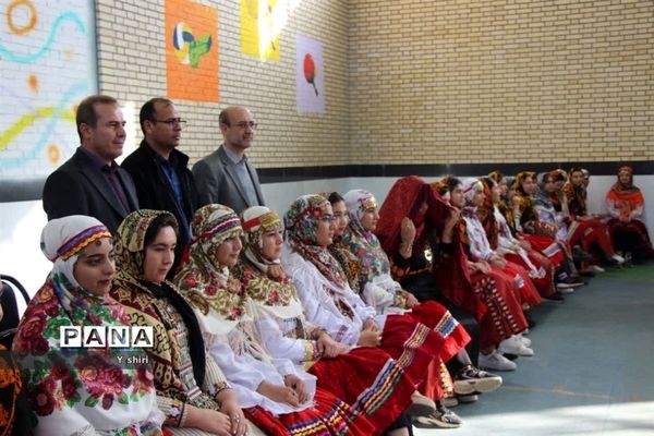 جشنواره بازی‌های بومی محلی در دبیرستان عشایری دخترانه نسیبه شهرستان مانه و سملقان