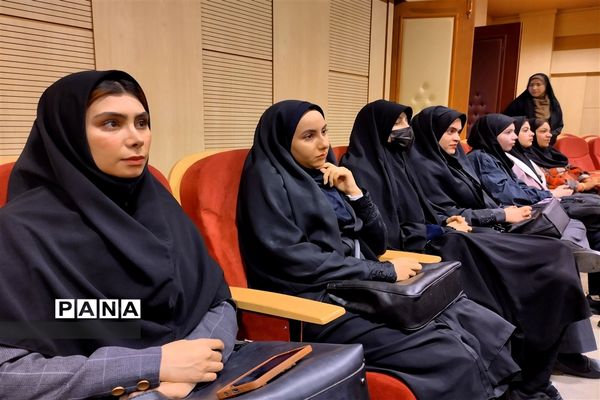 ‌تجلیل از دانشجو‌معلمان دانشگاه فرهنگیان در صفادشت