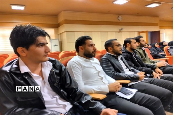 ‌تجلیل از دانشجو‌معلمان دانشگاه فرهنگیان در صفادشت