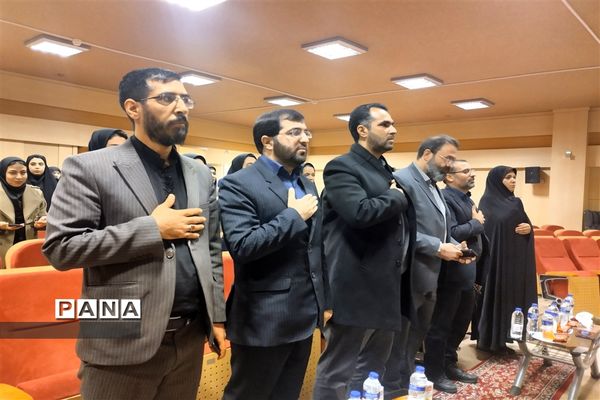 ‌تجلیل از دانشجو‌معلمان دانشگاه فرهنگیان در صفادشت