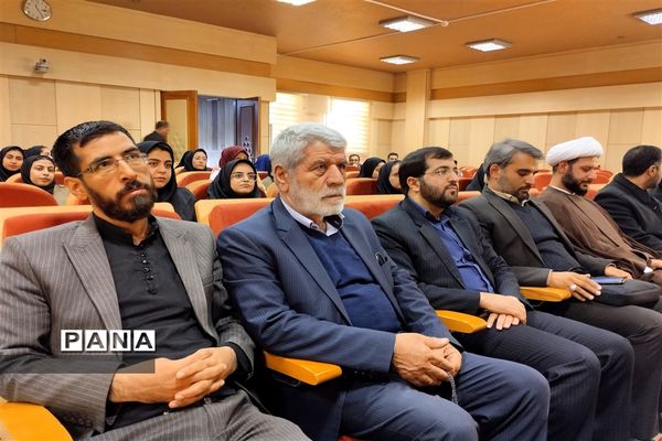 ‌تجلیل از دانشجو‌معلمان دانشگاه فرهنگیان در صفادشت