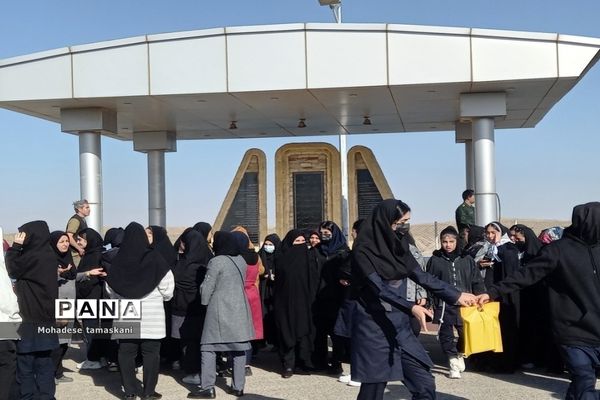 اعزام دانش‌آموزان دختر به اردوی راهیان نور