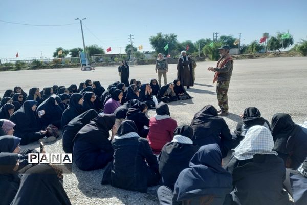 اعزام دانش‌آموزان دختر به اردوی راهیان نور