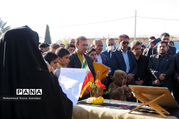 حضور پرشور دانش‌آموزان و فرهنگیان ششده و قره بلاغ در تشییع شهید گمنام